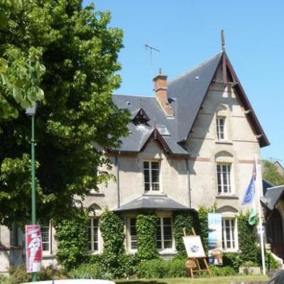 Maison de Loire et Office du Tourisme à Jargeau