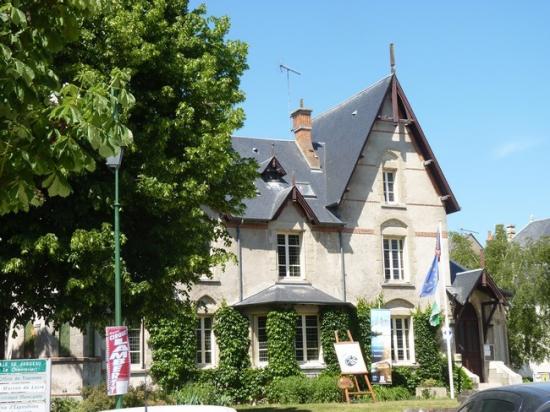 Maison de Loire et Office du Tourisme à Jargeau