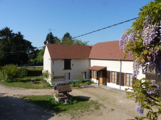 Le gîte vu de la cour