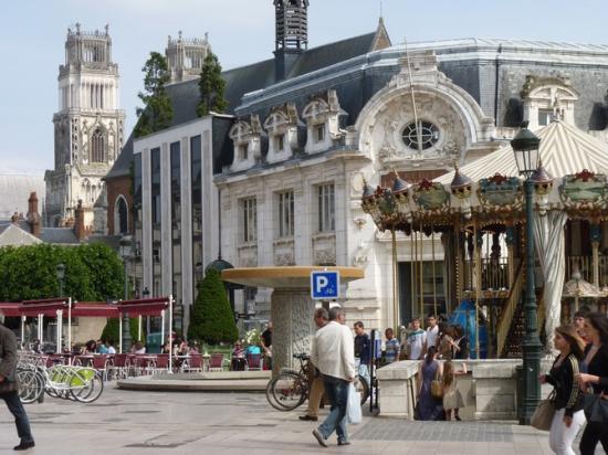 Orléans: Place du Martroi